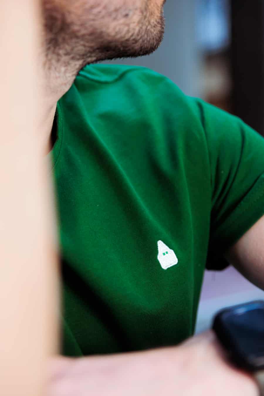 Camiseta Verde de algodón con nazareno blanco